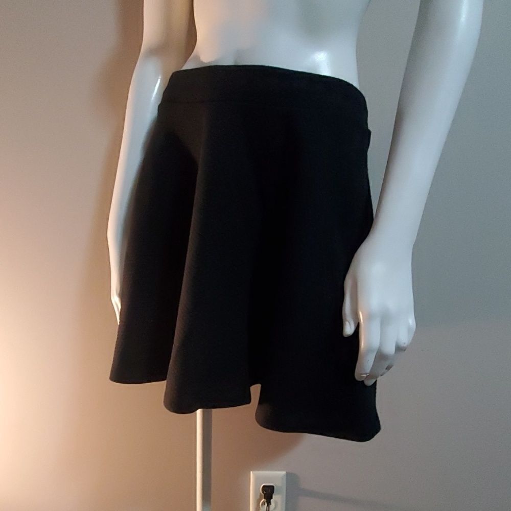 Zara Trafaluc Black Quilted Skirt (Medium)